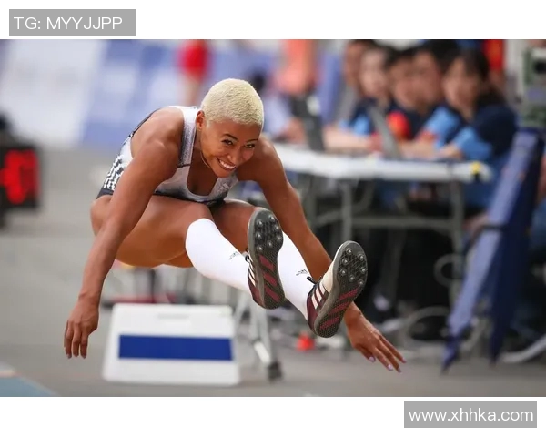 女子跳远室内赛精彩表现引发关注运动员们奋勇争先展现实力与风采