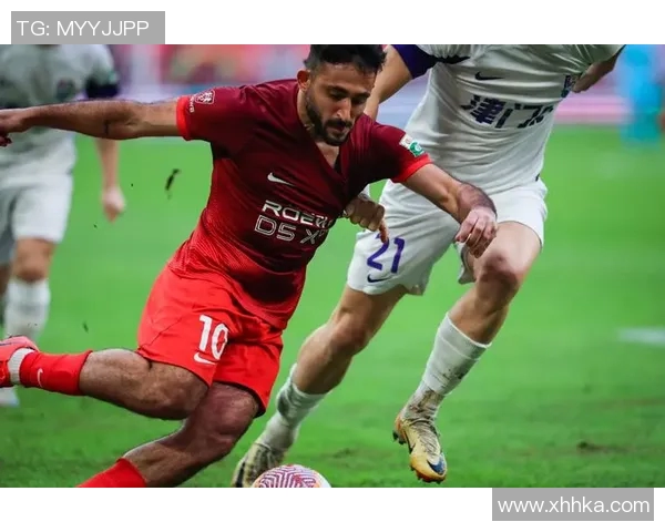 巴尔加斯精彩任意球攻门助力球队逆转胜利的精彩瞬间